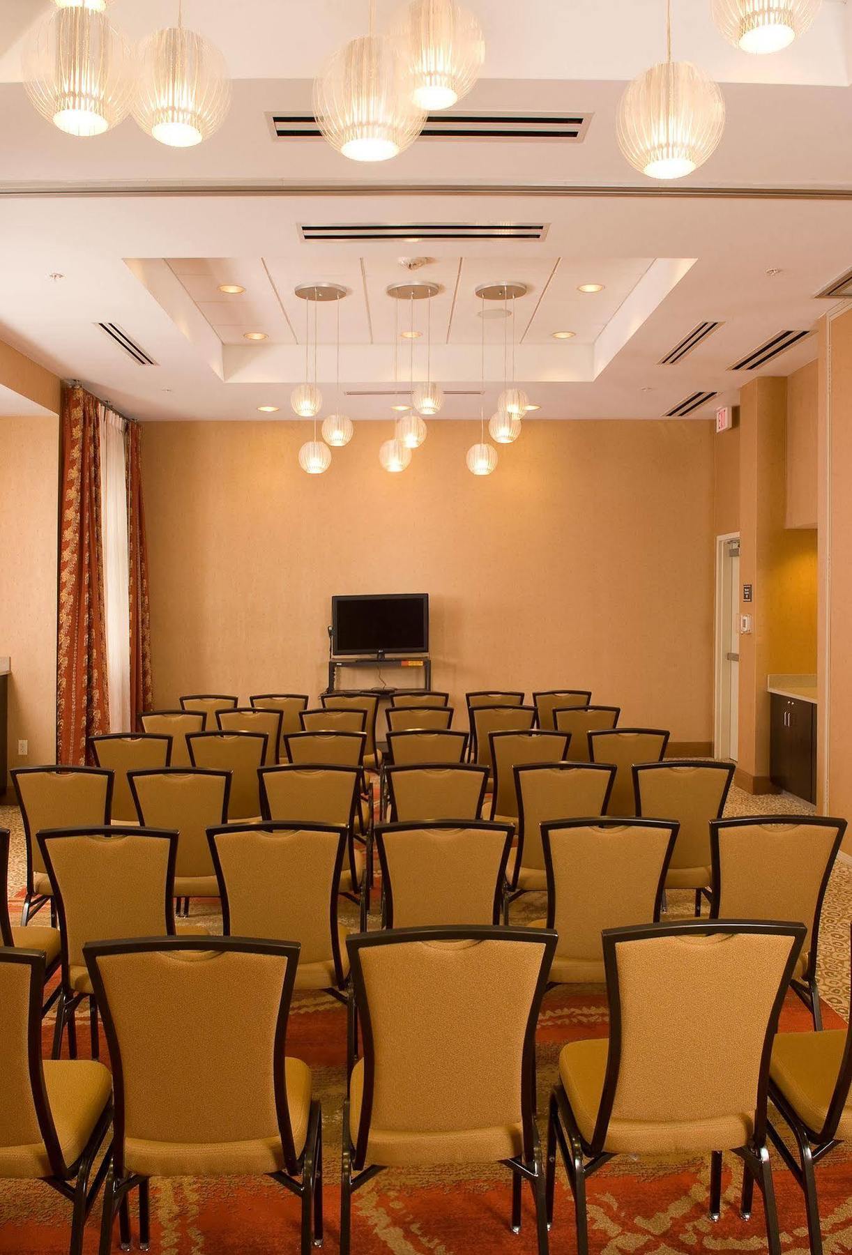 Residence Inn By Marriott Fairfax City Экстерьер фото