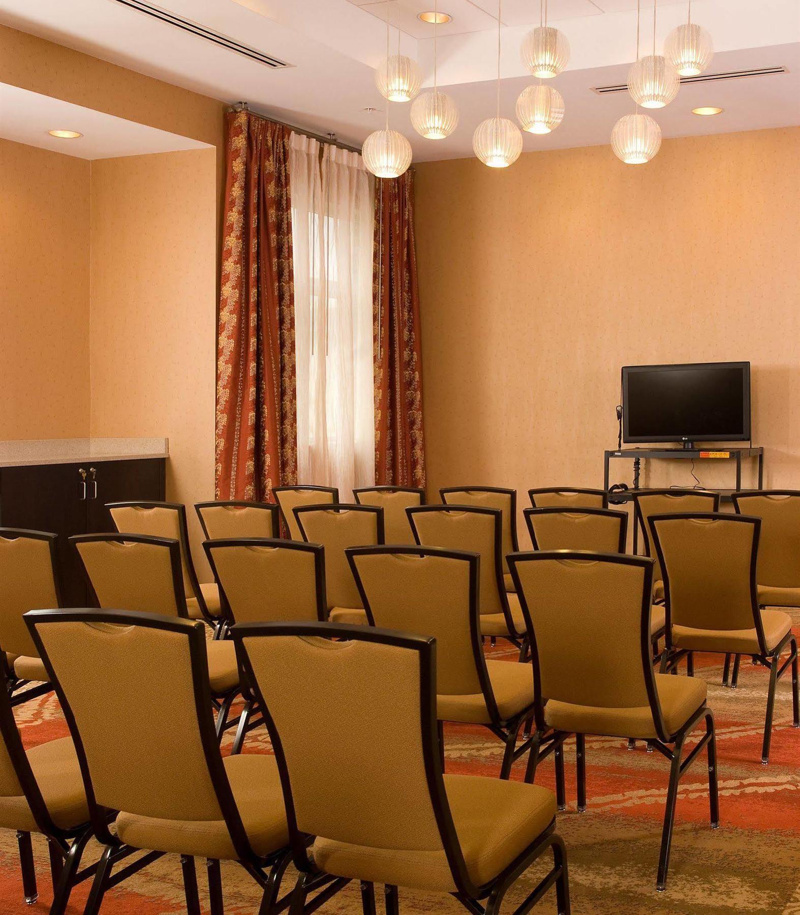 Residence Inn By Marriott Fairfax City Экстерьер фото